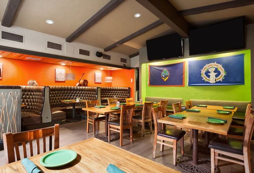 בית מלון כפרי Howard Johnson By Wyndham San Diego Sea World