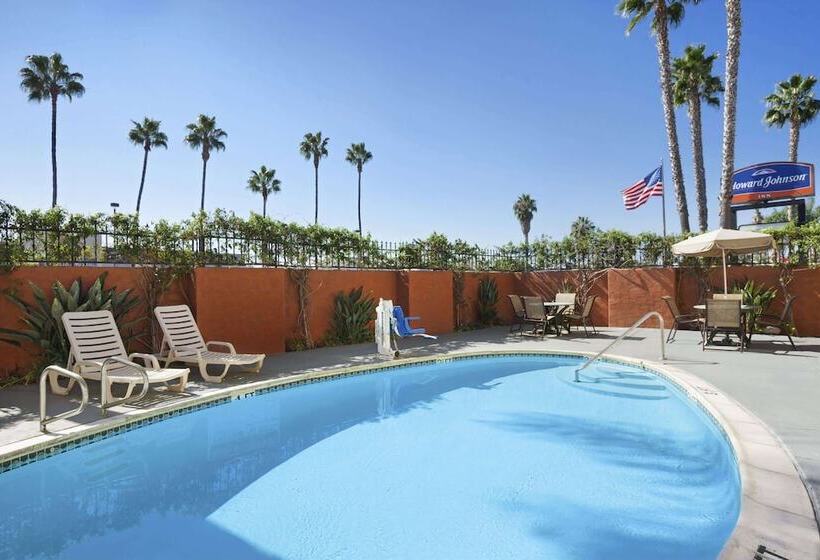 هتل Howard Johnson By Wyndham San Diego Sea World