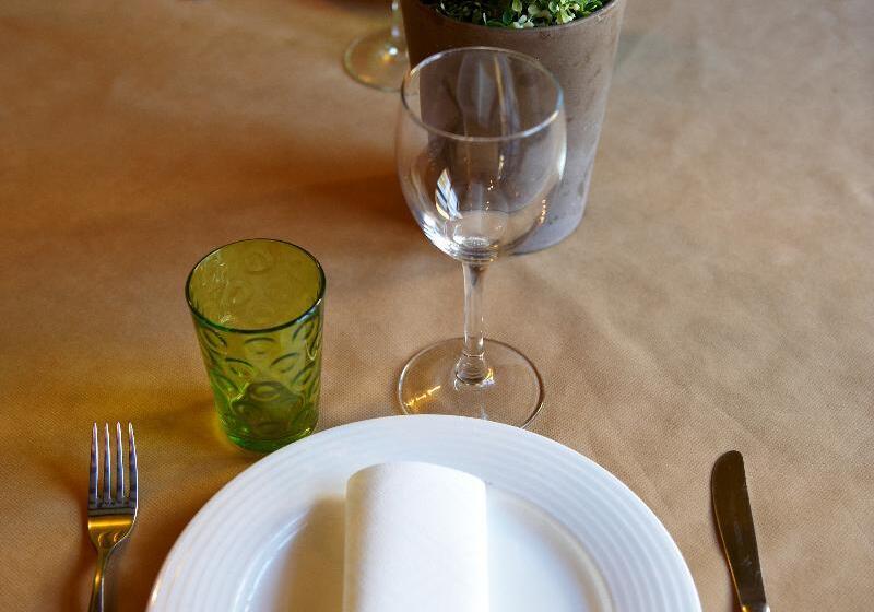 هتل La Casona De Revolgo