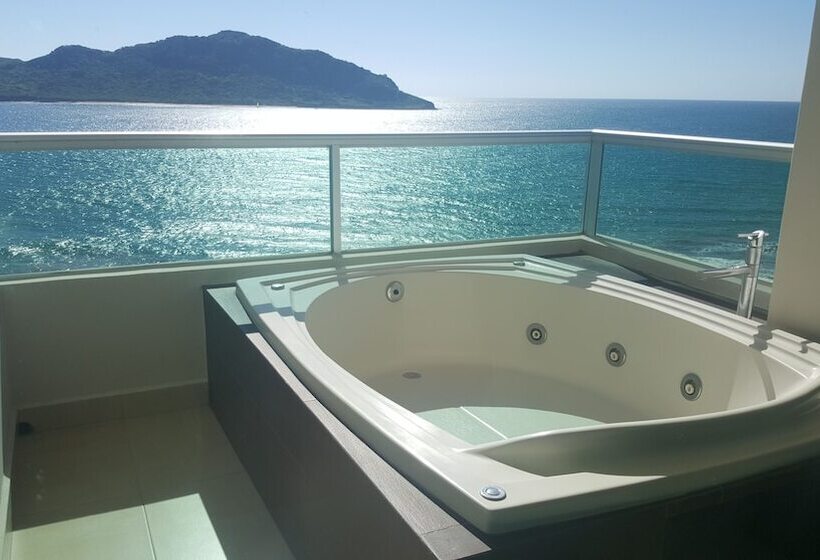 Las Flores Beach Resort