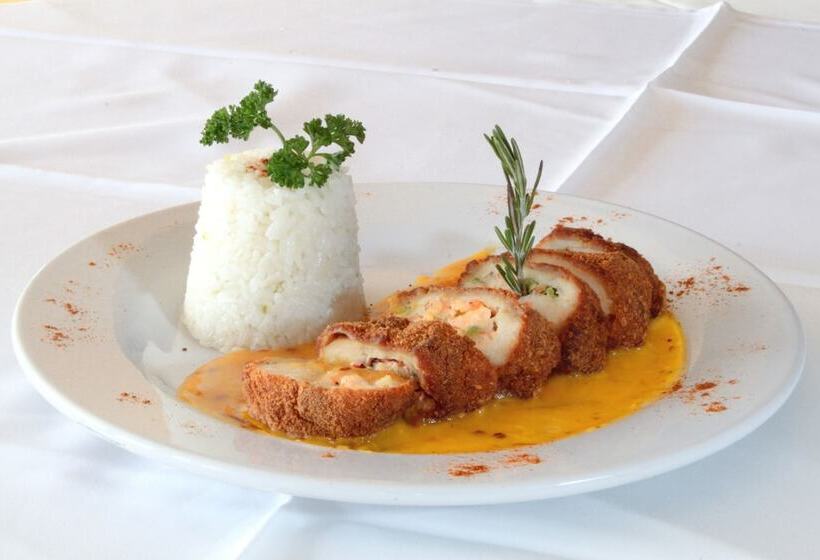 Las Flores Beach Resort