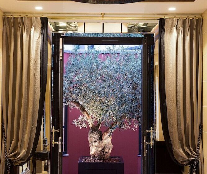 ホテル Le Belmont Paris