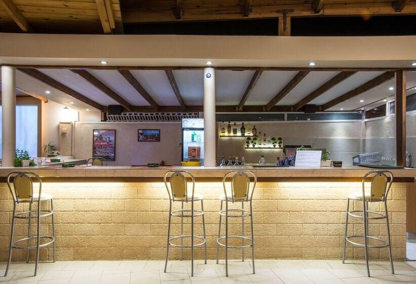 בית מלון כפרי Meliton