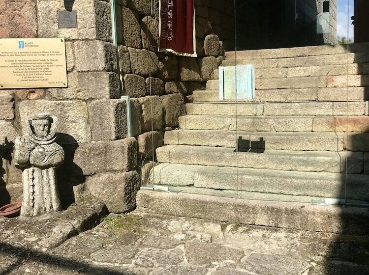 فندق Monumento Castelo De Maceda