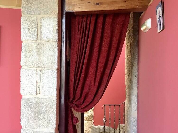 فندق Monumento Castelo De Maceda