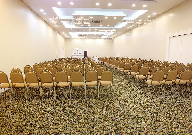 فندق Nacional Inn Curitiba Torres