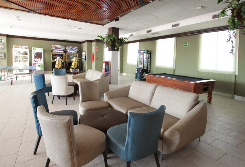 فندق Ohtels Cabogata