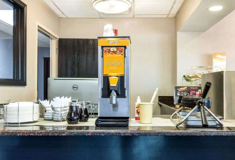 酒店 Quality Inn Airport I240