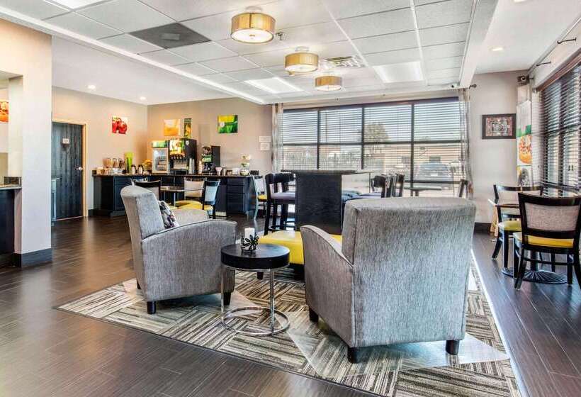 酒店 Quality Inn Airport I240