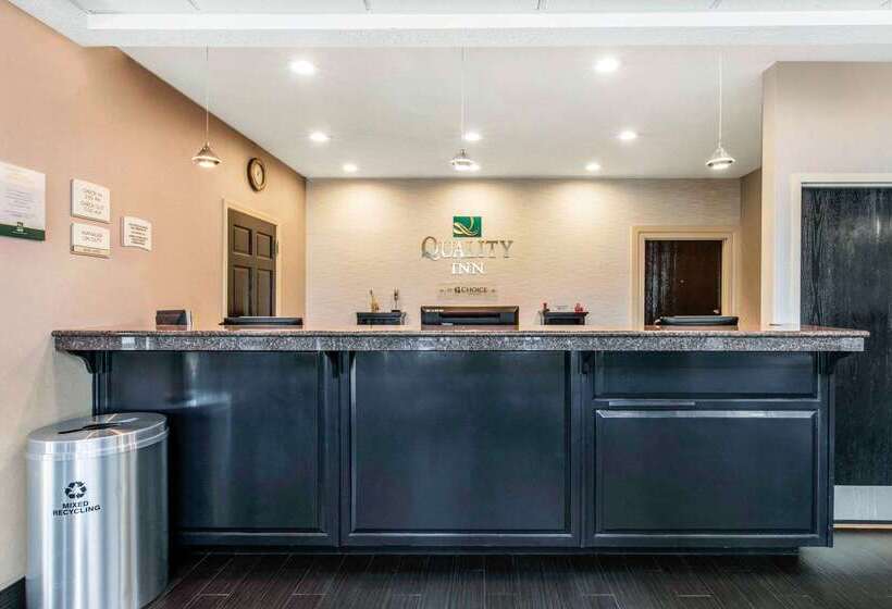 酒店 Quality Inn Airport I240