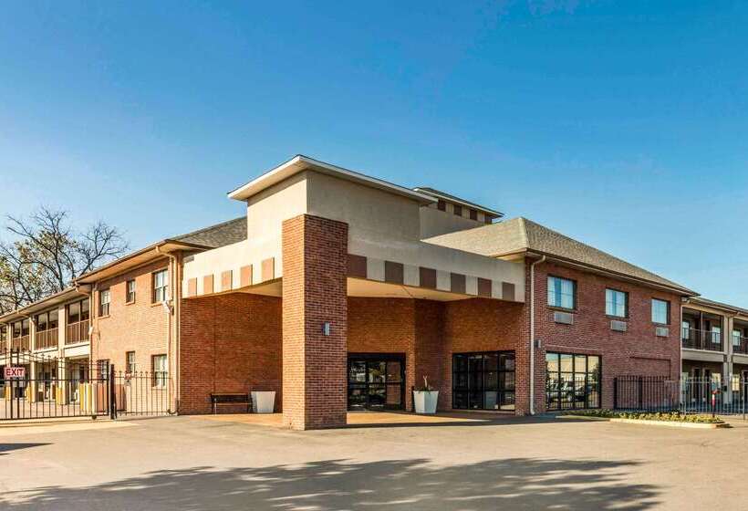 酒店 Quality Inn Airport I240