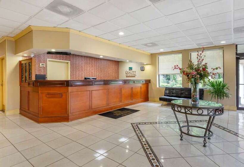 فندق Quality Inn & Suites Hanes Mall