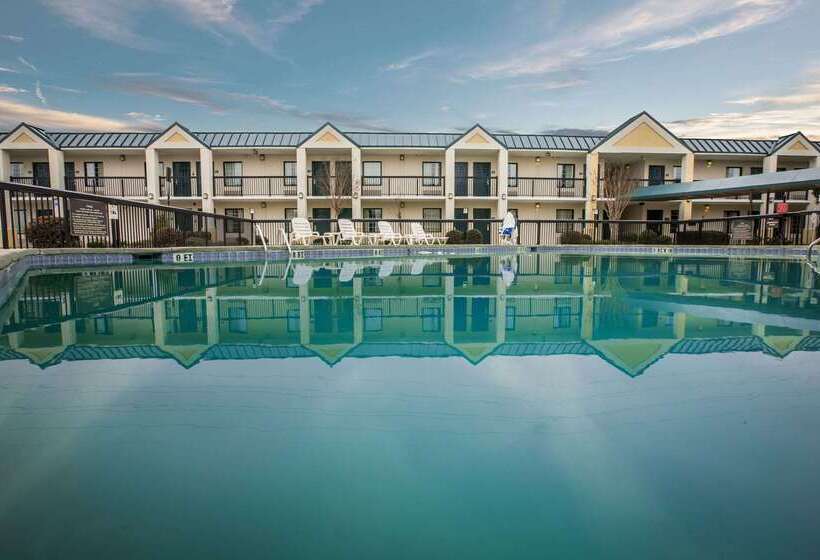 فندق Quality Inn & Suites Hanes Mall