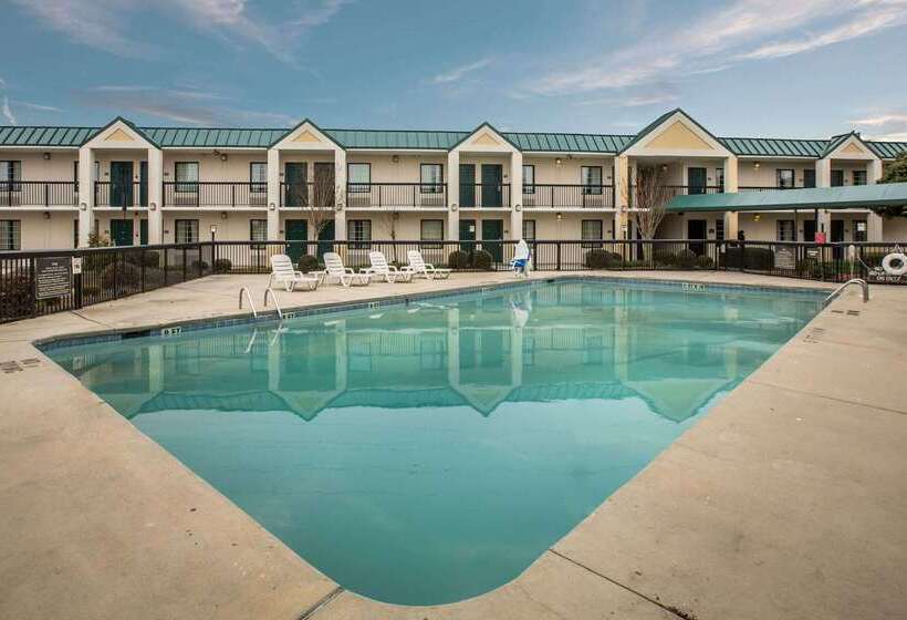 فندق Quality Inn & Suites Hanes Mall