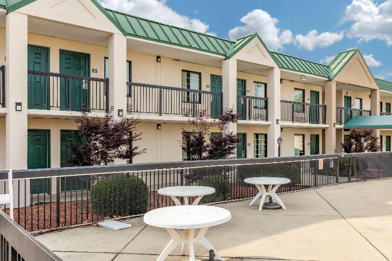 فندق Quality Inn & Suites Hanes Mall