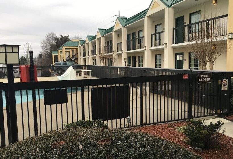 فندق Quality Inn & Suites Hanes Mall