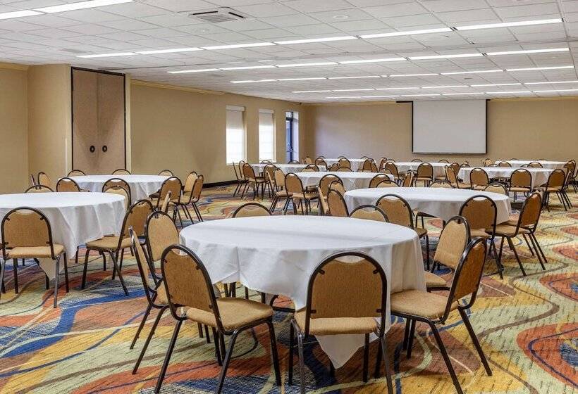 فندق Quality Inn & Suites Hanes Mall