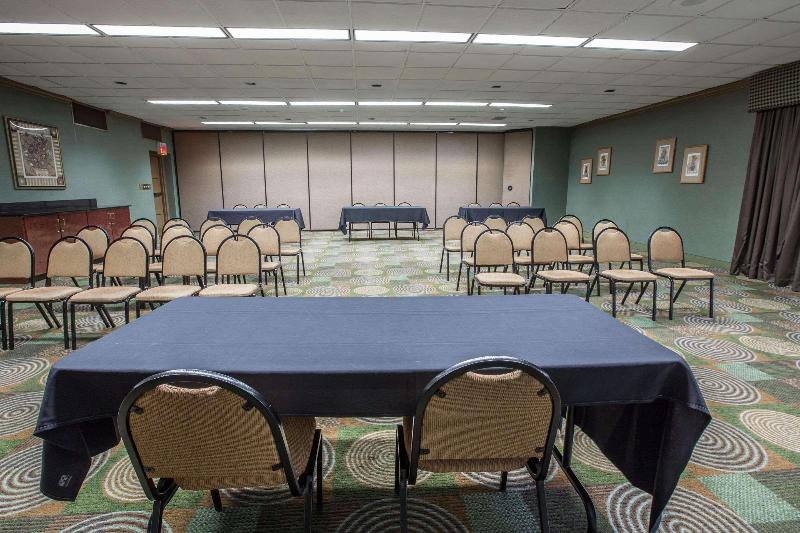 فندق Quality Inn & Suites Hanes Mall