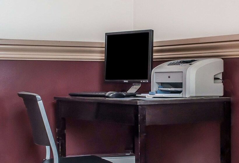 בית מלון כפרי Quality Inn   Niagara Falls Blvd