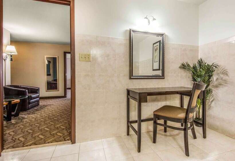 בית מלון כפרי Quality Inn   Niagara Falls Blvd