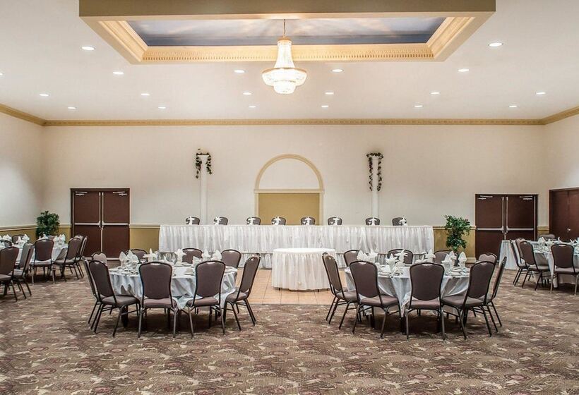 בית מלון כפרי Quality Inn   Niagara Falls Blvd