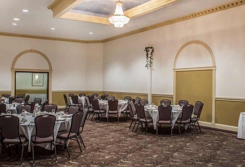 בית מלון כפרי Quality Inn   Niagara Falls Blvd