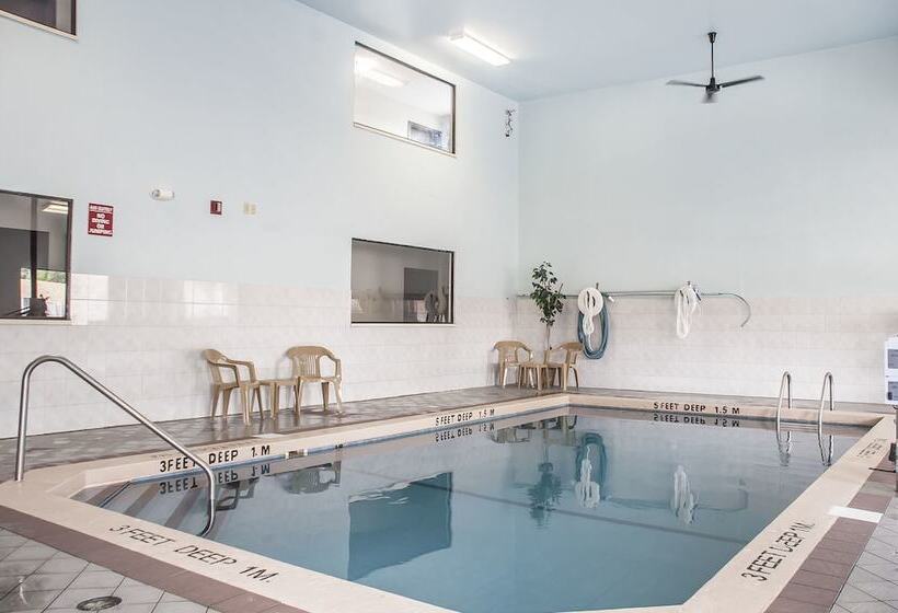 בית מלון כפרי Quality Inn   Niagara Falls Blvd
