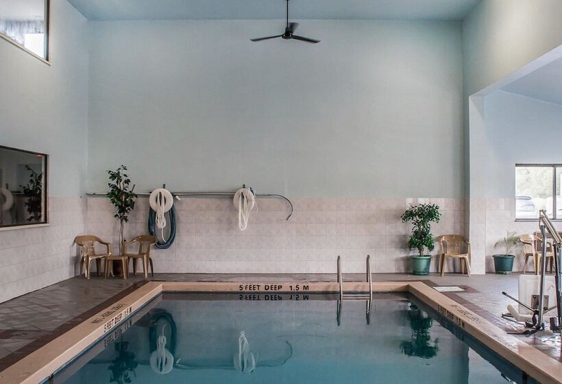 בית מלון כפרי Quality Inn   Niagara Falls Blvd