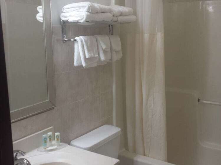 בית מלון כפרי Quality Inn   Niagara Falls Blvd