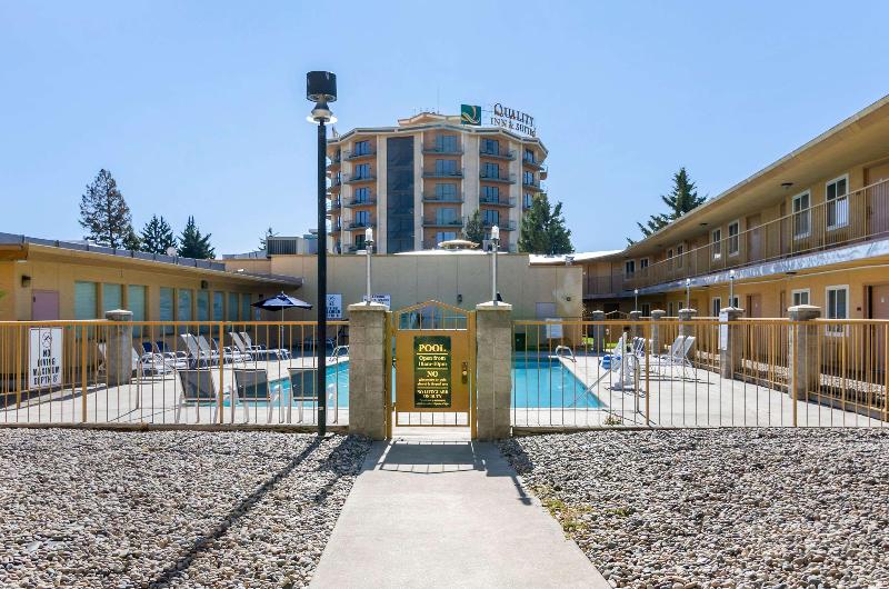 בית מלון כפרי Comfort Suites Idaho Falls