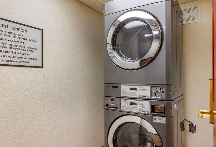 هتل Quality Inn & Suites Raleigh Durham Airport