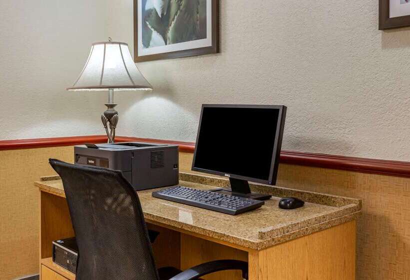 هتل Quality Inn & Suites Raleigh Durham Airport