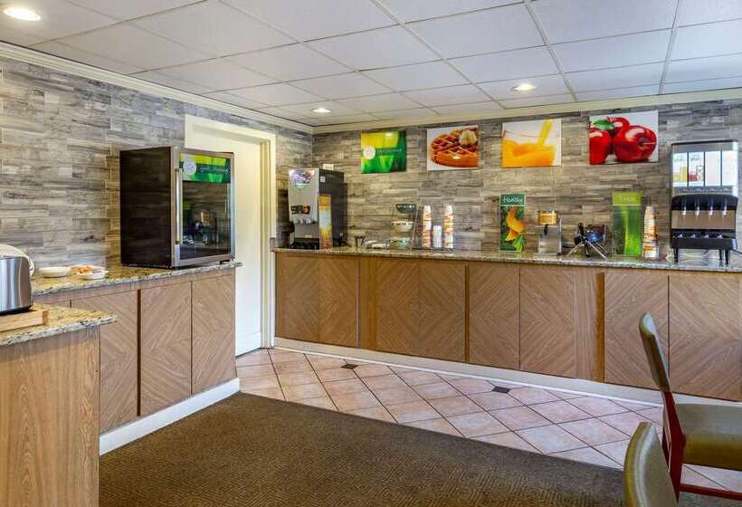 هتل Quality Inn & Suites Raleigh Durham Airport