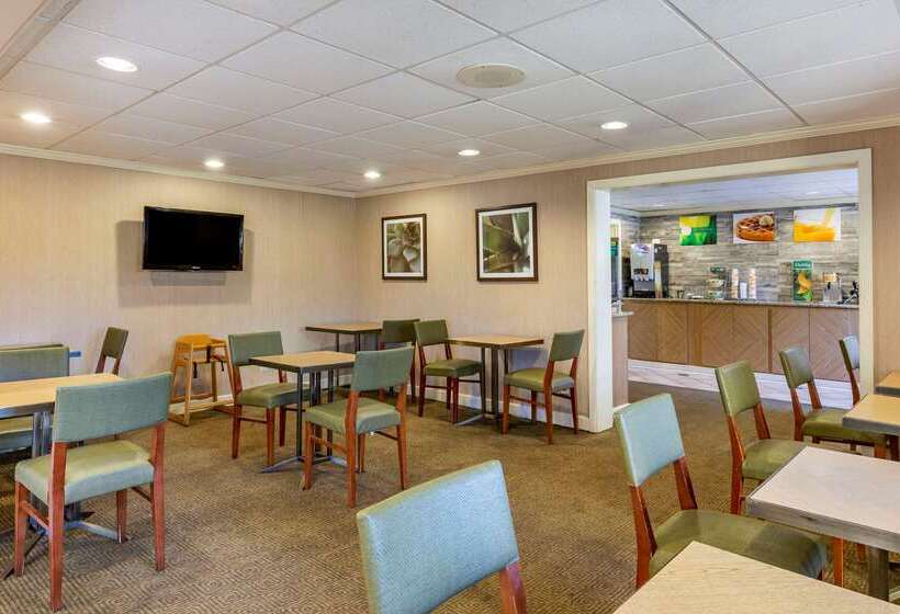 هتل Quality Inn & Suites Raleigh Durham Airport