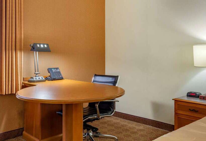 هتل Quality Inn & Suites Raleigh Durham Airport