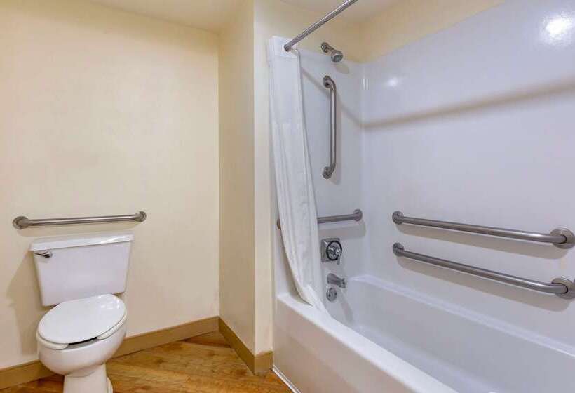 هتل Quality Inn & Suites Raleigh Durham Airport