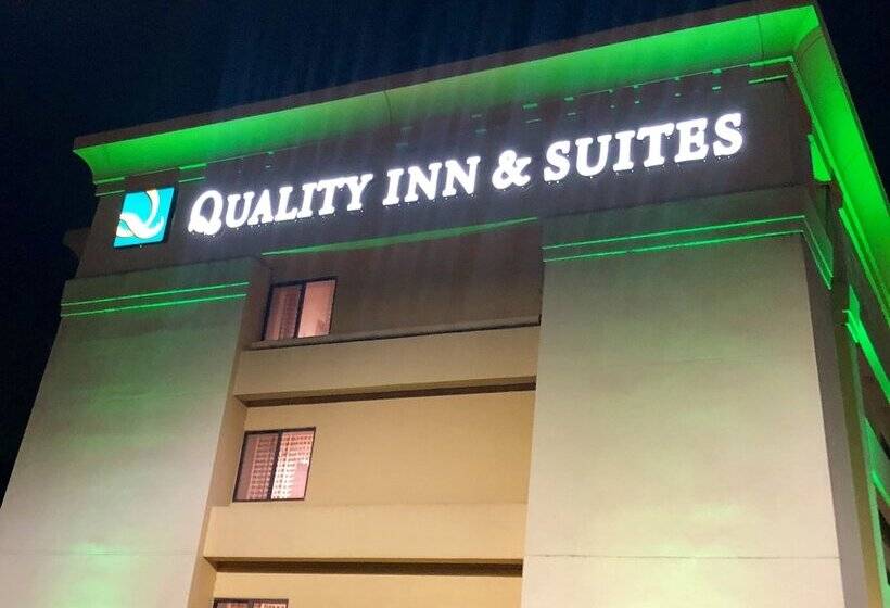 هتل Quality Inn & Suites Raleigh Durham Airport