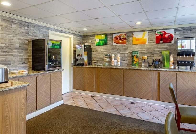 هتل Quality Inn & Suites Raleigh Durham Airport