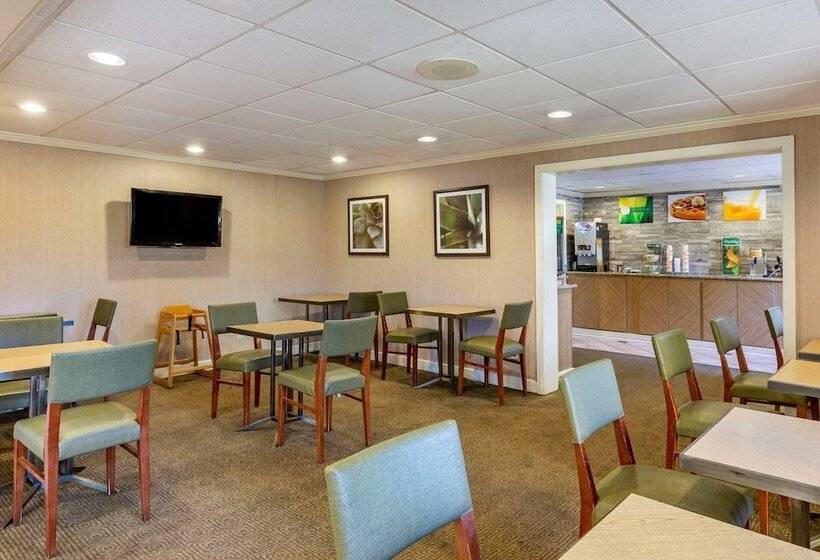 هتل Quality Inn & Suites Raleigh Durham Airport