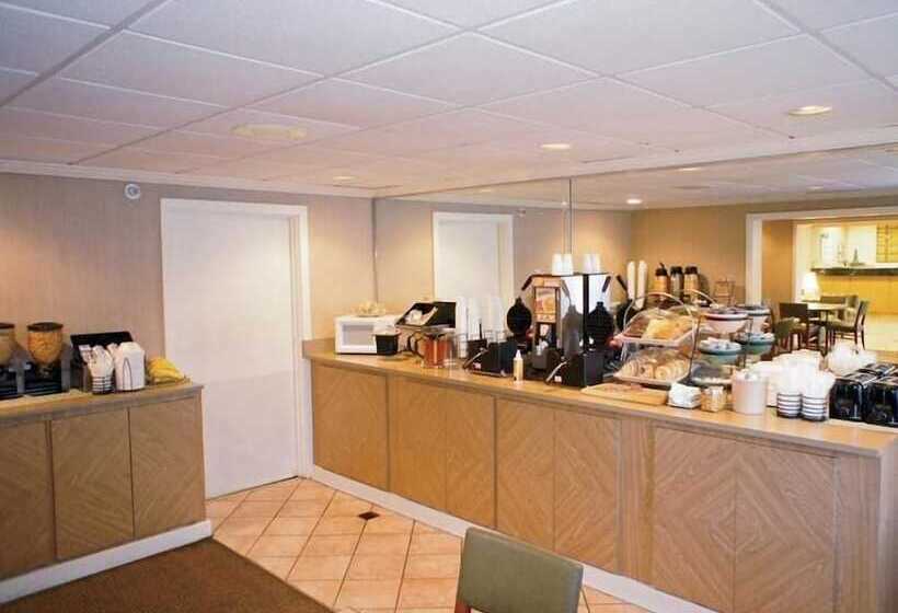 هتل Quality Inn & Suites Raleigh Durham Airport