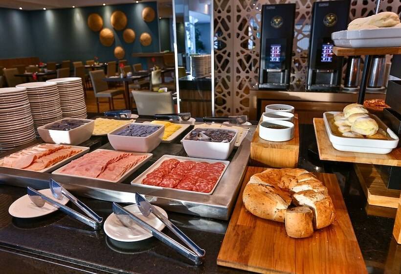 בית מלון כפרי Radisson Recife