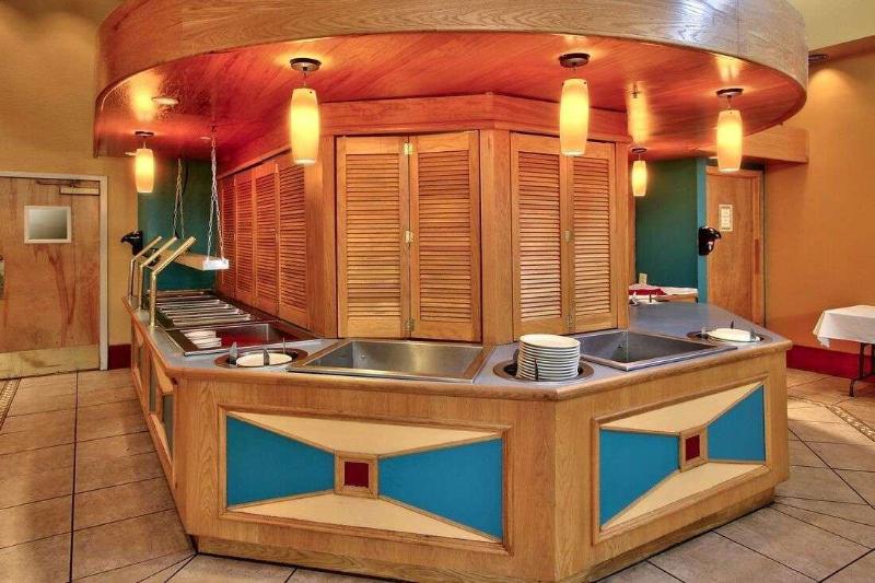 ホテル Ramada By Wyndham Albuquerque Midtown