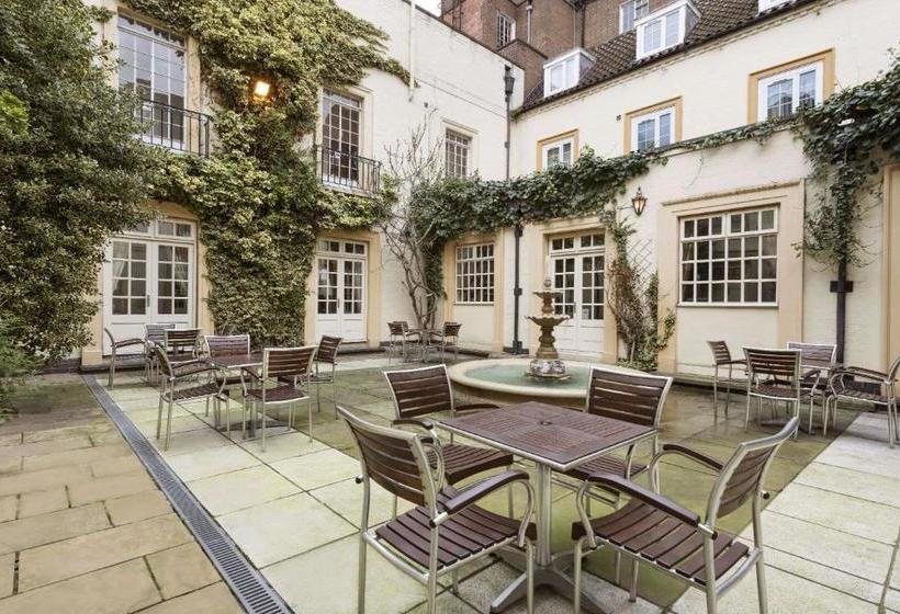 ホテル Ramada By Wyndham Loughborough