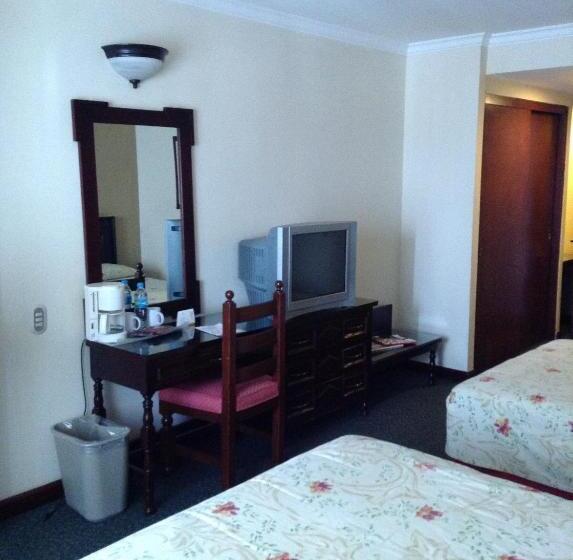 فندق Real De Uruapan