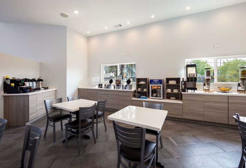 Отель Red Lion Inn & Suites Grants Pass