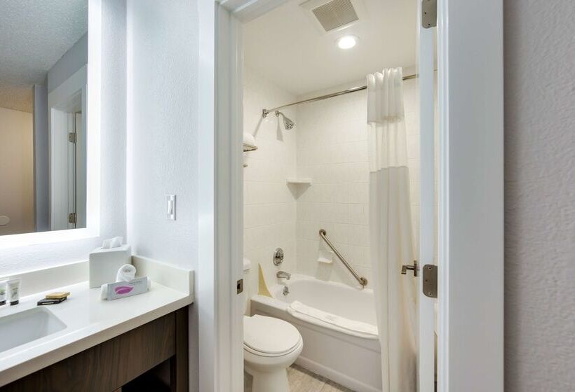 Отель Red Lion Inn & Suites Grants Pass