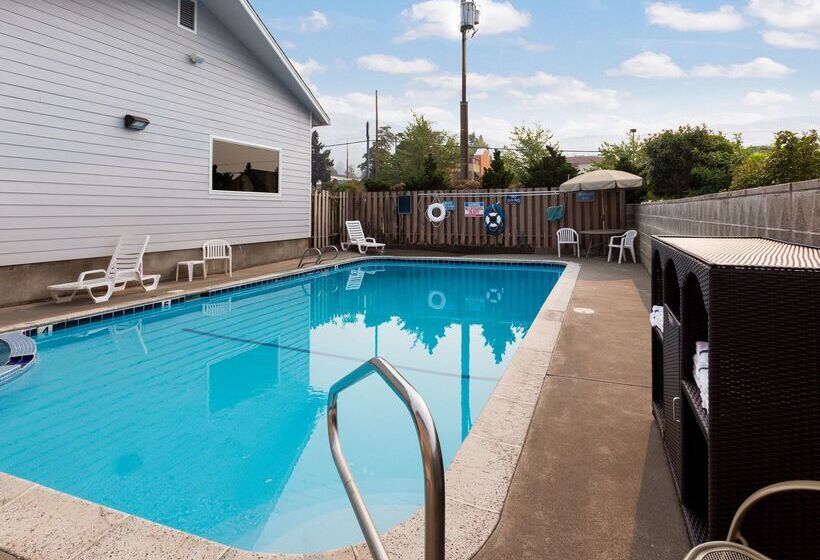 Отель Red Lion Inn & Suites Grants Pass