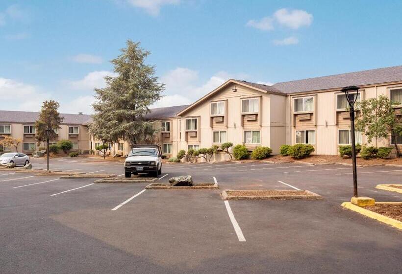 Отель Red Lion Inn & Suites Grants Pass