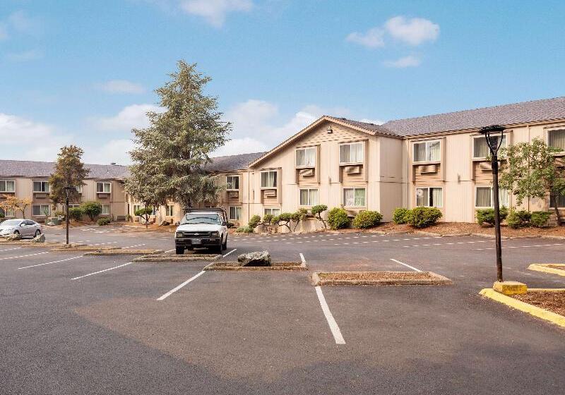 Отель Red Lion Inn & Suites Grants Pass