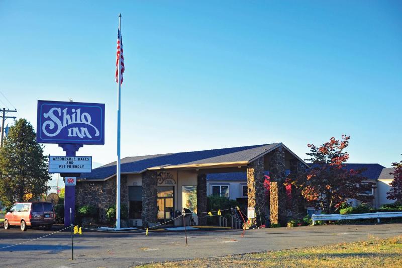 Отель Red Lion Inn & Suites Grants Pass